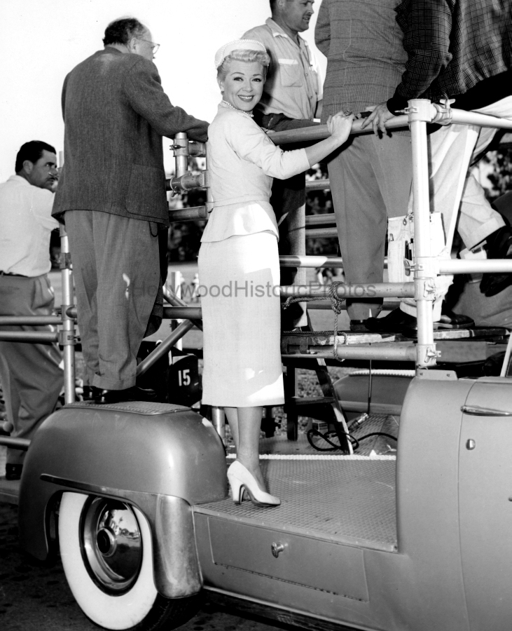 Lana Turner wm.jpg